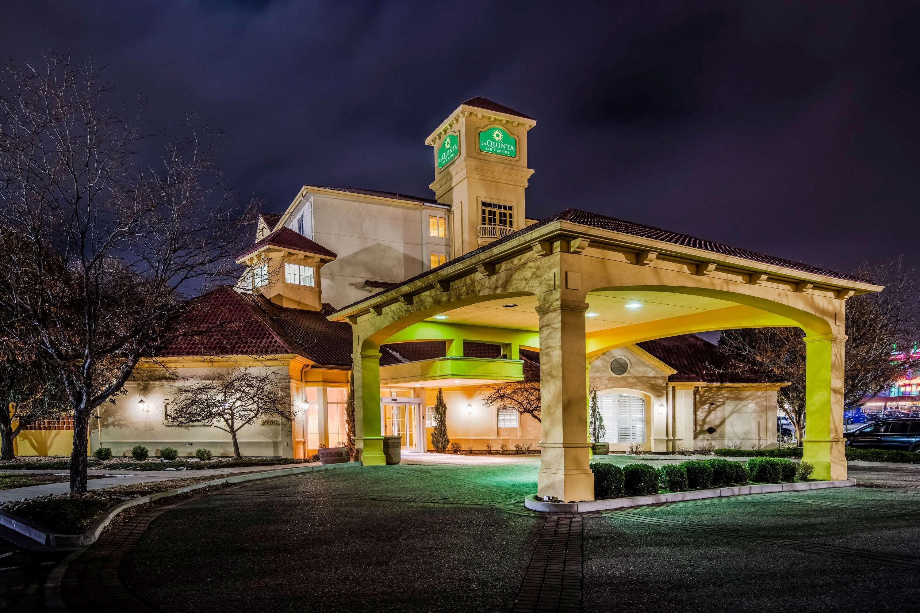 La Quinta By Wyndham Colorado Springs South Airport Hotel Exterior photo