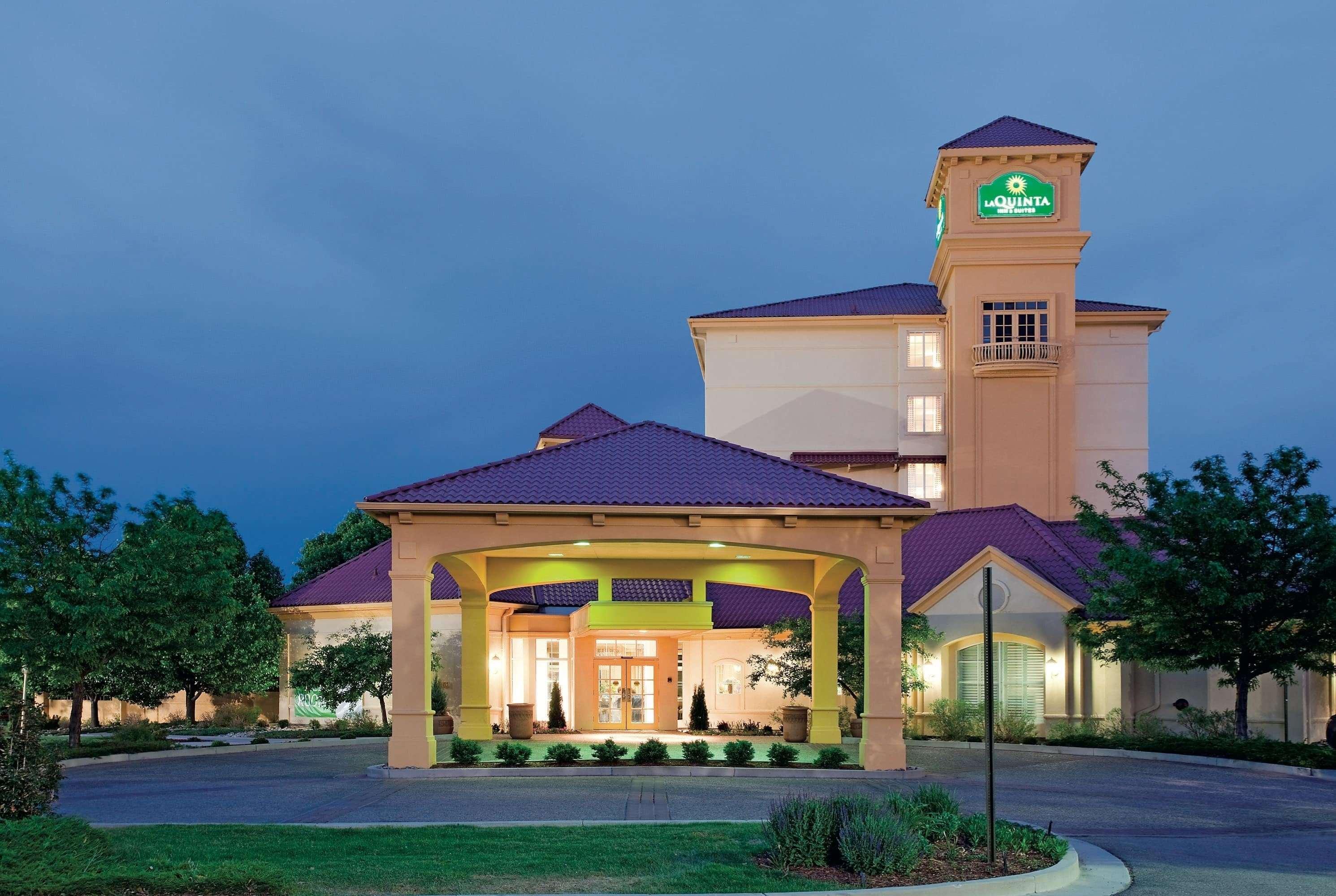 La Quinta By Wyndham Colorado Springs South Airport Hotel Exterior photo