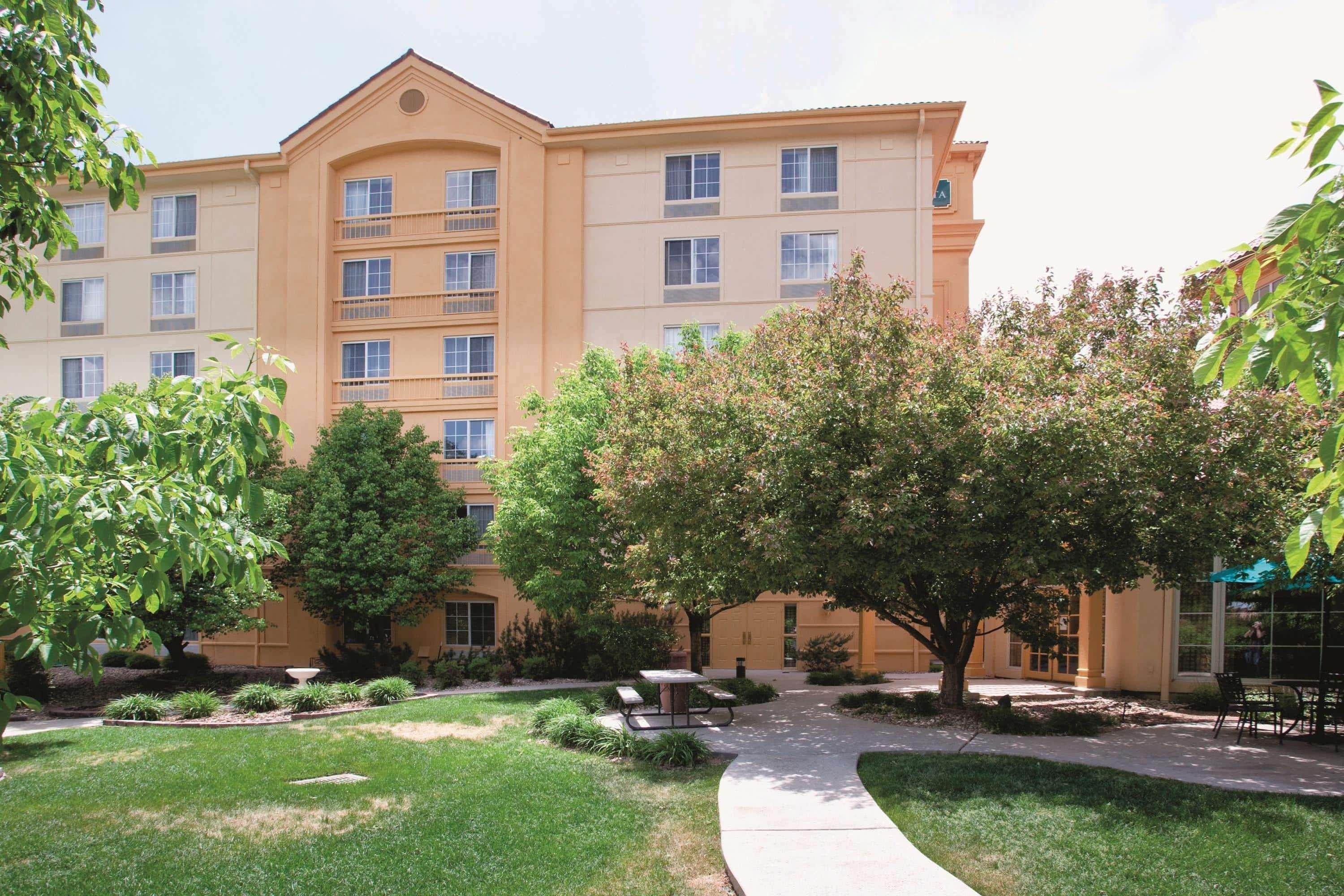 La Quinta By Wyndham Colorado Springs South Airport Hotel Exterior photo